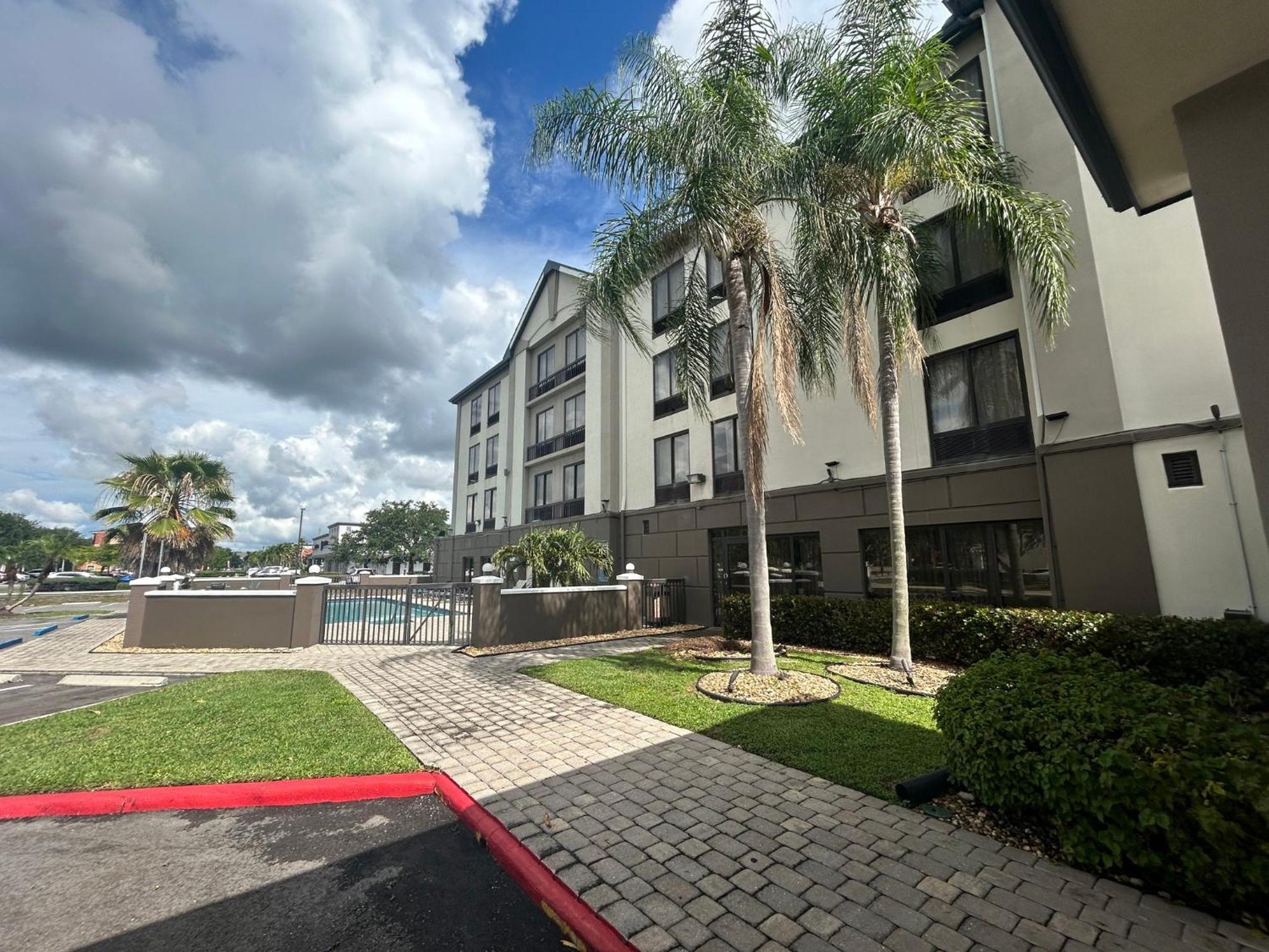 Airport Inn Fort Myers Exteriör bild
