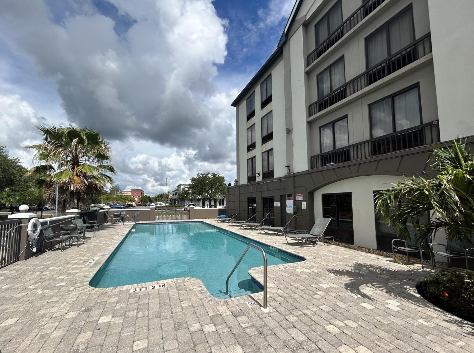 Airport Inn Fort Myers Exteriör bild
